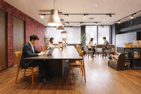 THE HUB 新橋WEST