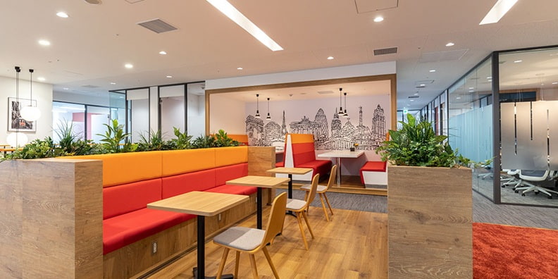 大阪のコワーキングスペース「リージャス梅田スクエア」