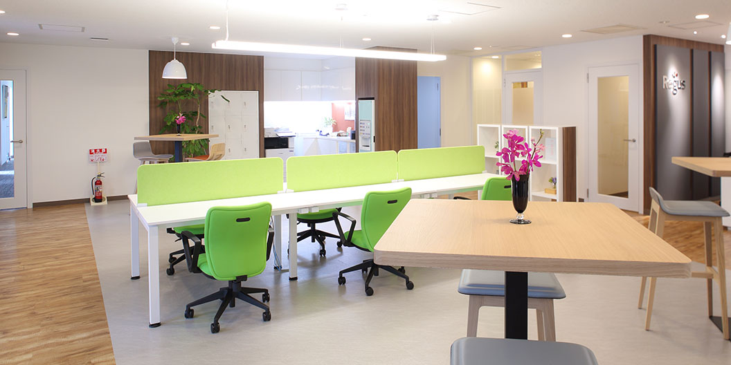 那覇のコワーキングスペース「リージャスJR九州那覇ビルビジネスセンター」