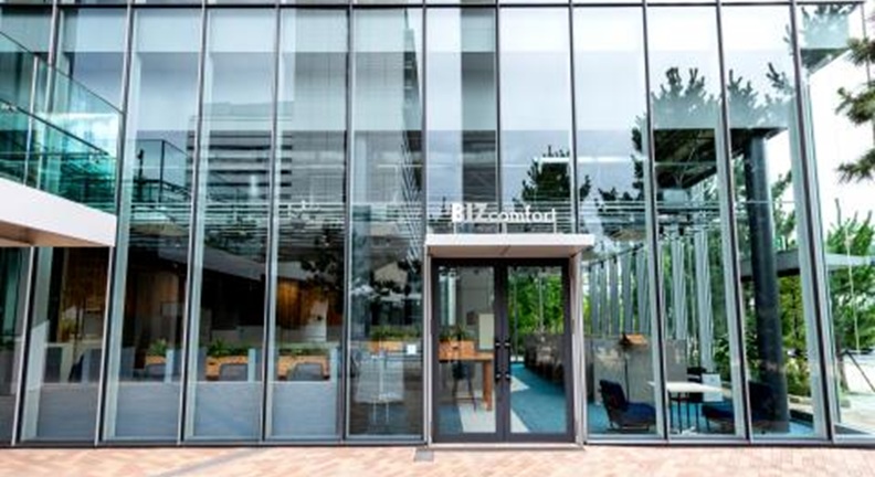 江東区のコワーキングスペース「BIZcomfort豊洲市場前」_入口
