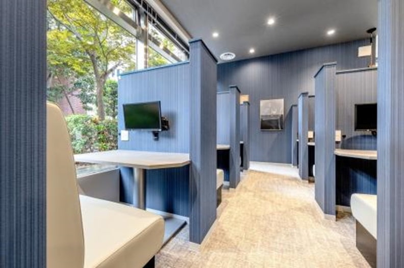 新宿のテレワーク向け個室「BIZcomfort西新宿」